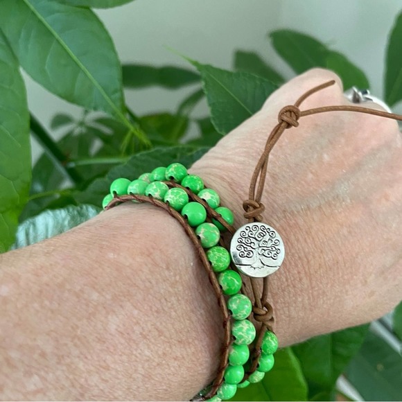 COPY - Women's Green Stone Wrap Cowhide Braided Bracelet.  Hand Made Jewelry - Picture 5 of 6